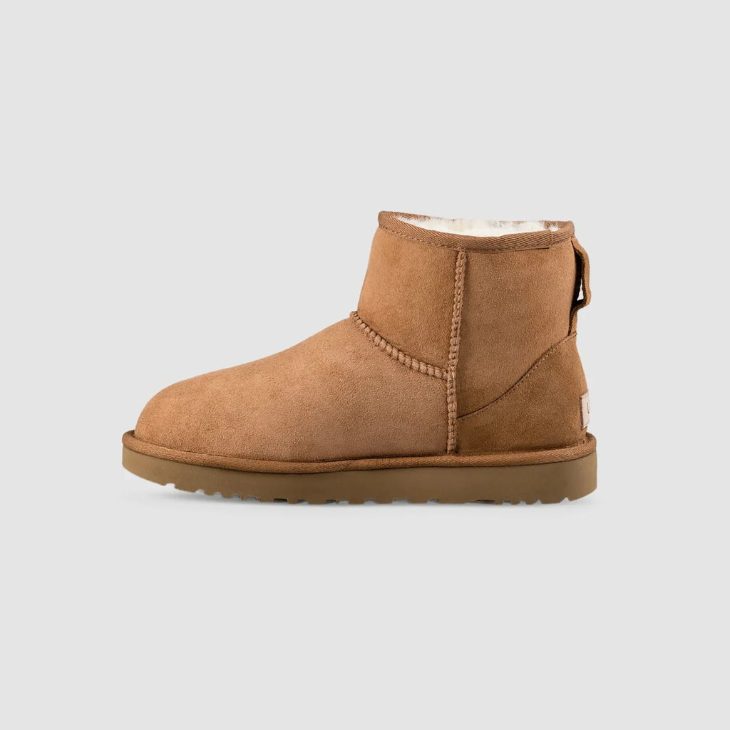 Cizme UGG Classic Mini II